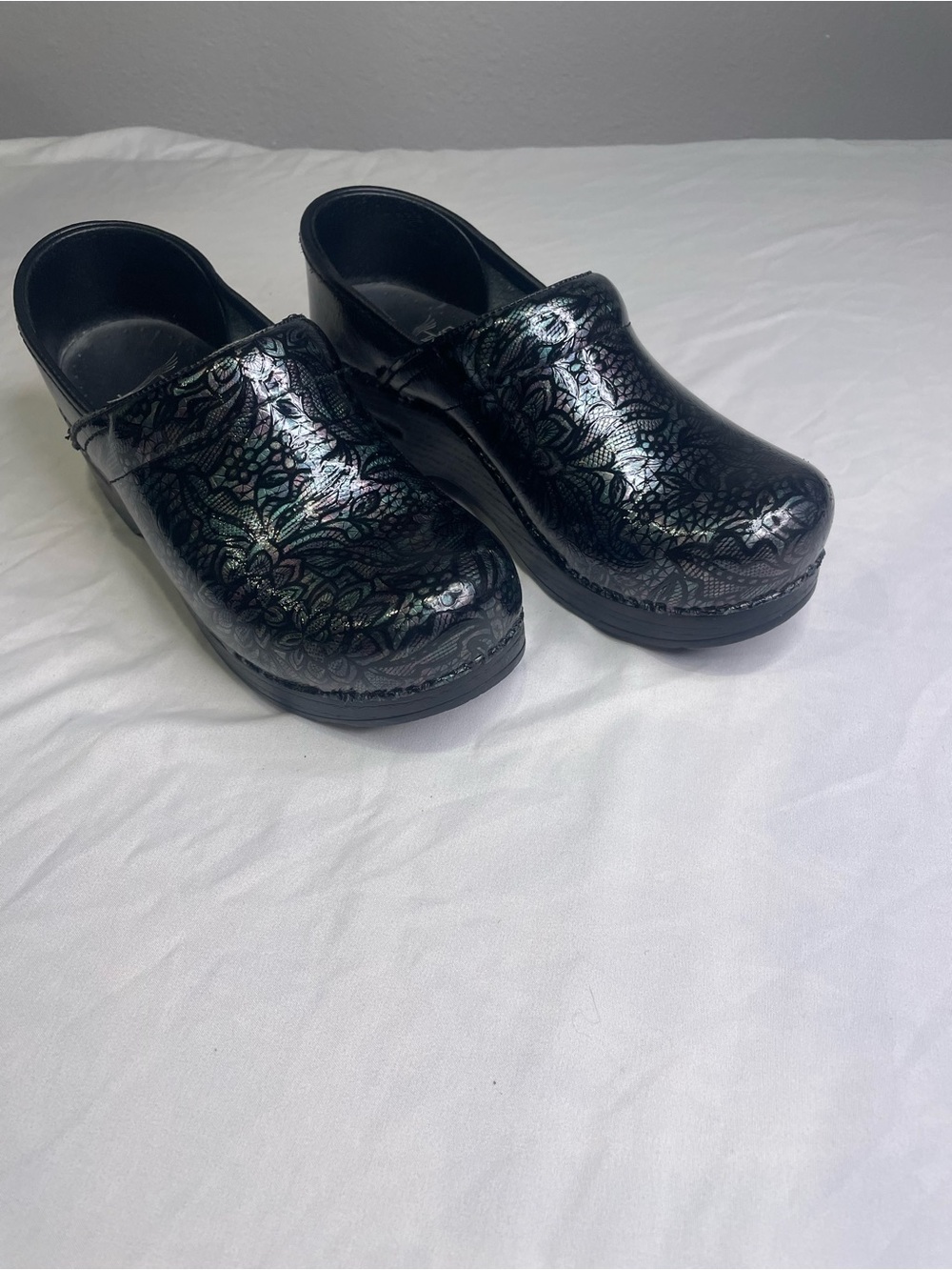 Dansko Women’s Professional Floral Patent Leather Clogs – EU 36 / US 5.5–6.